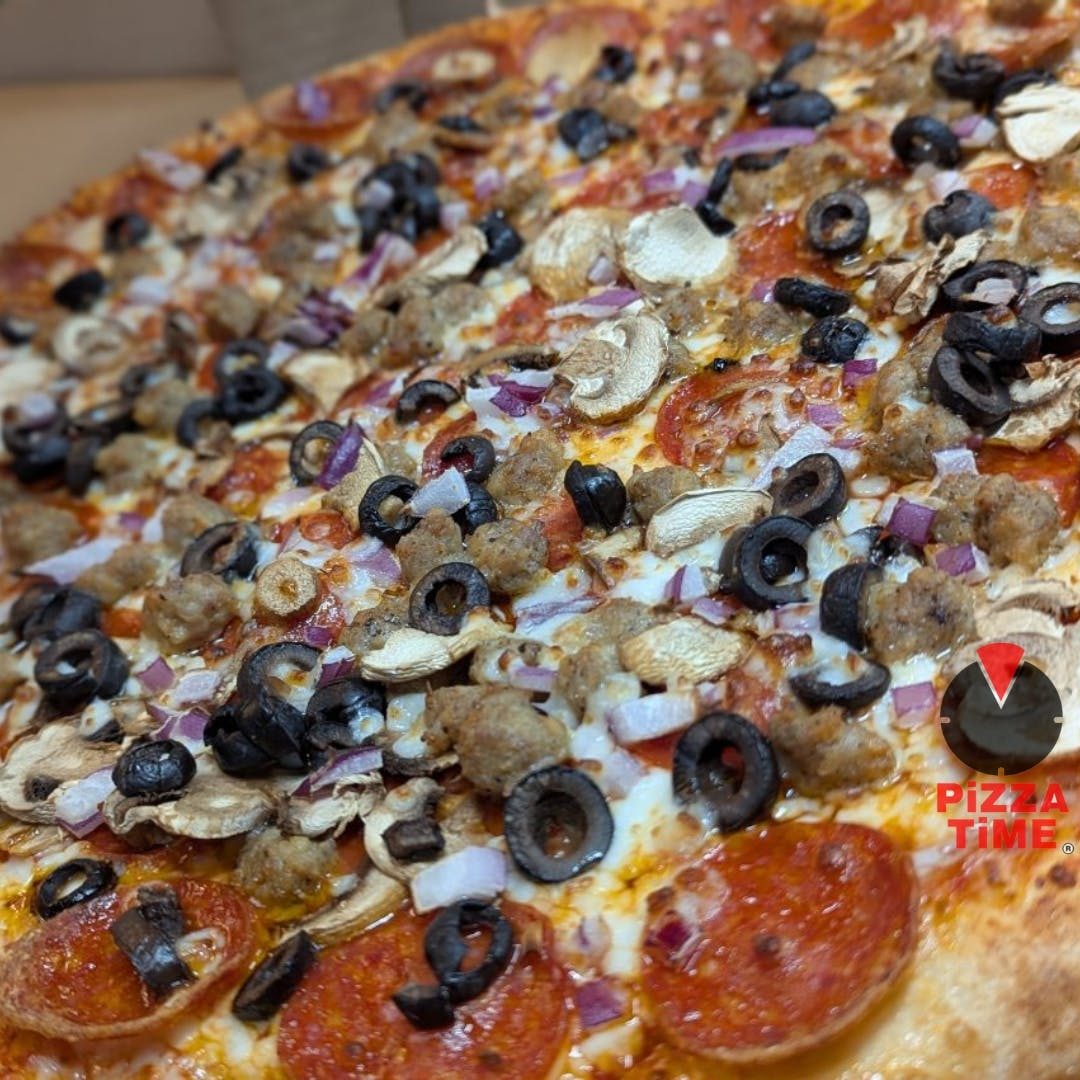 Deluxe Combo Pizza.